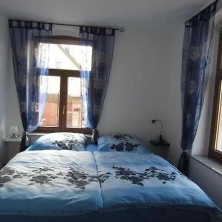 Apartment Nette In Mit Garten, Terrasse Und Grill