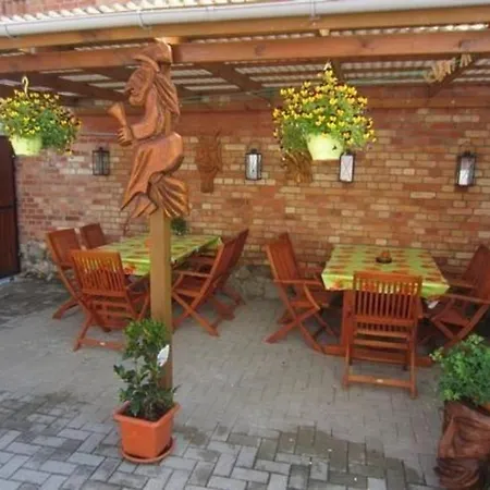 Apartment Nette In Mit Garten, Terrasse Und Grill *